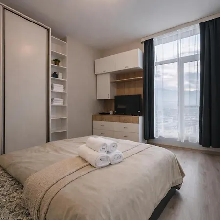 Mountain View Escape - Cozy Apt With Private Parking *